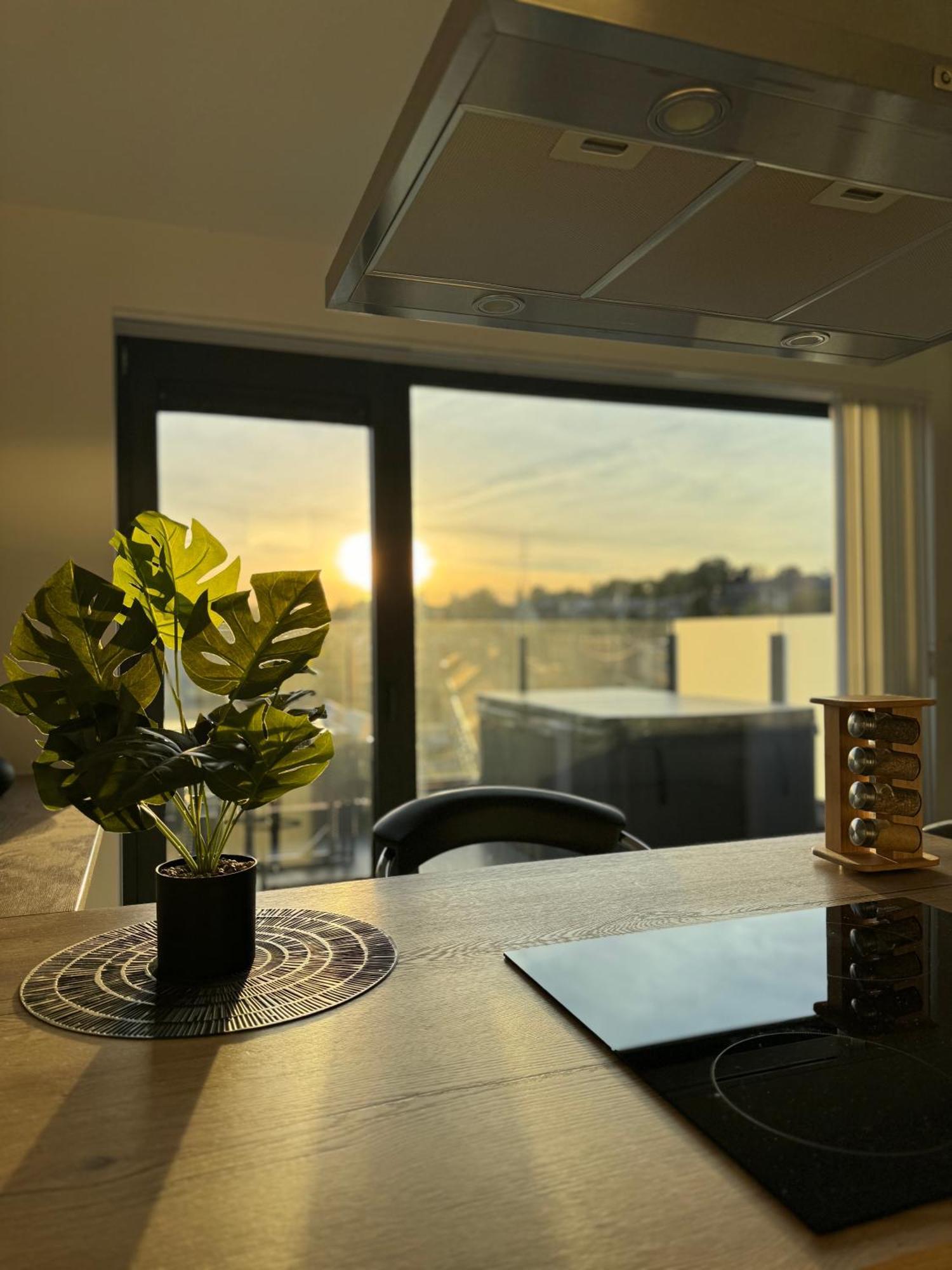 Liege Luxe & Jacuzzi Sous Les Etoiles Apartment Saint-Nicolas  ภายนอก รูปภาพ